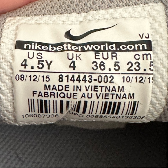 NIKE AIR MAX TAVAS GREY (4.5Y or 6.5 women) - Picture 9 of 11